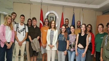 Karşıyakalı öğrencilere memleketler arası eğitim takviyesi