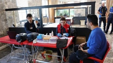 Kartepe’de “Birbirimize Candan Bağlıyız” Kan Bağışı Kampanyası