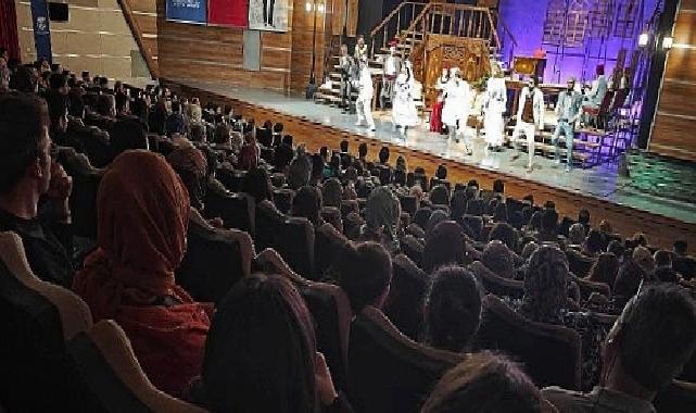 Kent Tiyatroları, perdeyi Gebze’ye taşıdı