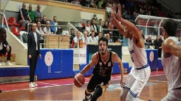 Konya Büyükşehir Tepe Takibini Sürdürdü