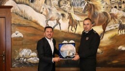 Lider Arı, JAKEM Kumandanı Fırat’ı Makamında Ağırladı