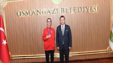 Lider Erkan Aydın Bursa’nın Gururu Şampiyon Sporcuyu Ağırladı