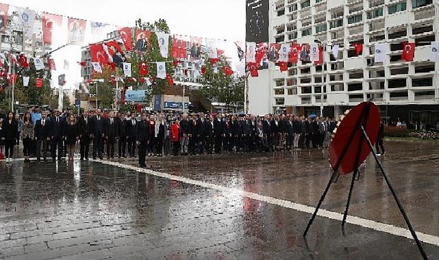 Lider Vekili Özdemir çelenk sunma merasimine katıldı 