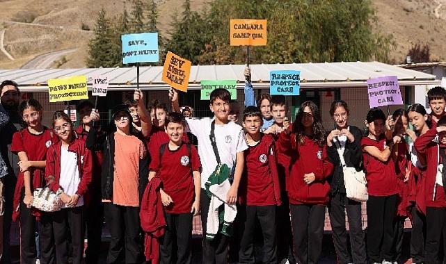 Minik eller, patili dostlarla buluştu