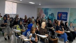 Narkotik polisinden annelere eğitim