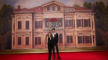 Netflix’in Başrollerini Engin Akyürek ve Aslı Enver’in Paylaştığı Yeni Dizisi Enfes Bir Akşam’ın Galası Gerçekleşti