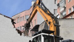 Osmangazi Belediyesi’nden tarihi koruyan yıkım