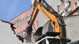 Osmangazi Belediyesi’nden tarihi koruyan yıkım