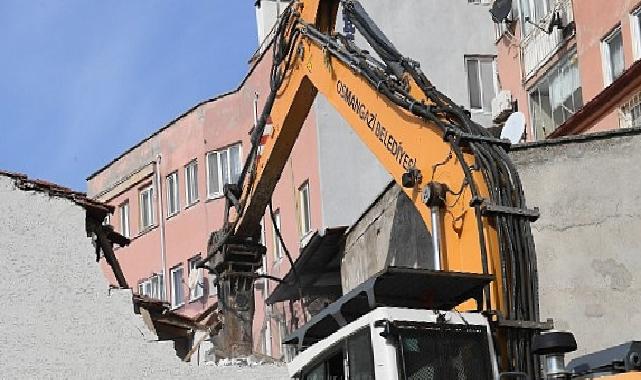Osmangazi Belediyesi’nden tarihi koruyan yıkım
