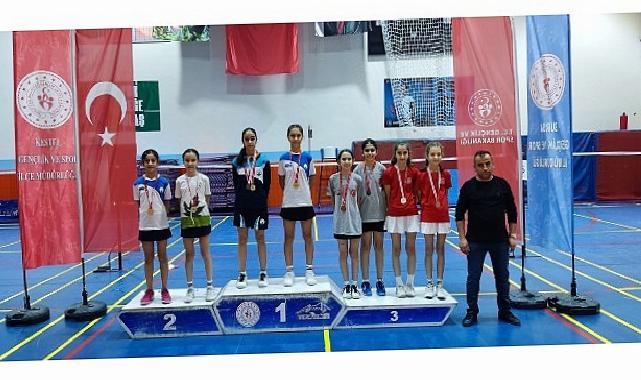 Osmangazili Badmintoncular Madalyaya Doydu