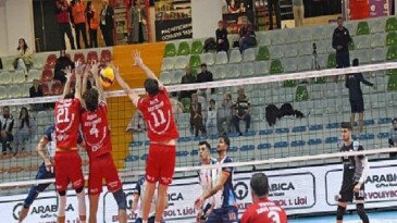 Osmangazili Voleybolcular Filede Fırtına Estirdi