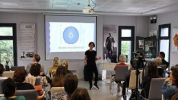 Pak Besinlerle Sağlıklı Ömür: Efes Tarlası Ömür Köyü’nde İşlevsel Beslenme Söyleşisi