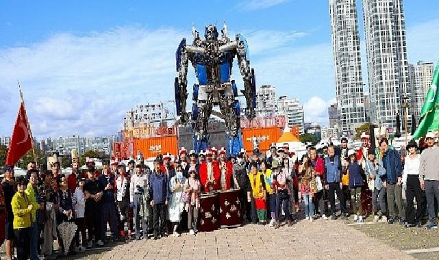 “Sizleri burada görmekten çok keyifli oldum”