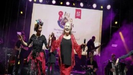 Suzan Kardeş’ten Ayvalık’ta Balkan Rüzgarı!