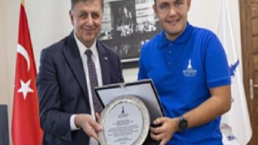 Tarihi başarılara imza atan Tuna, Lider Tugay’la buluştu