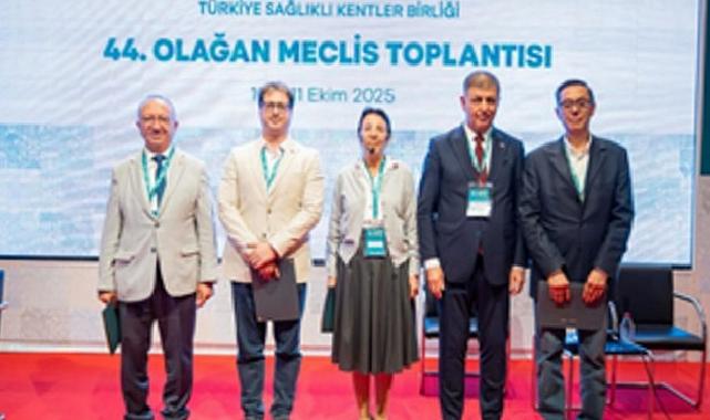 Tugay: Kentlerimizin geleceğini yeni sistemleri mahallî seviyede uygulama yeteneği belirleyecek