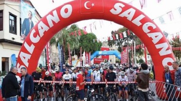 VeloTürk Gran Fondo Çeşme’de pedallar barış ve spor için döndü