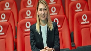 Vodafone Bayan Voleybolunun Yanında Durmaya Devam Ediyor