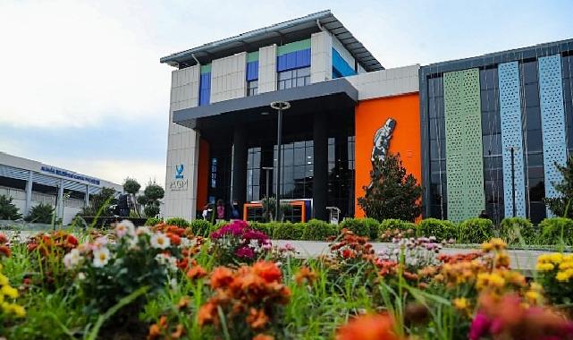 Aliağa Belediyesi’nin Yüzme Tesisleri İzmir’de Doruğa Oynuyor