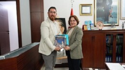 Aydın Büyükşehir Gazeteciler Cemiyeti İdaresi, Lider Hatice Gençay’ı Ziyaret Etti