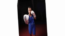 Ayşen, Riyad’da ulu bayrağımızı göndere çekti