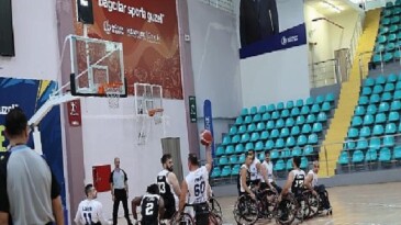 Bağcılar Belediyesi Tekerlekli Sandalye Basketbol Ekibi döneme galibiyetle başladı