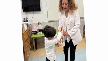 Bayraklı Belediyesinden anaokulu öğrencilerine ağız ve diş sıhhati eğitimi