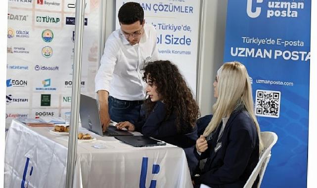 Bilişim Fuarı stantlarına 7’den 70’e ağır ilgi