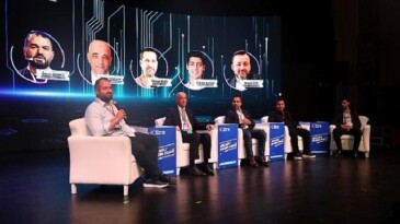 Bilişim Fuarı’nda sporun dijital dönüşümü konuşuldu