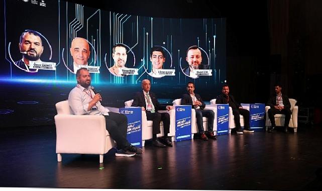 Bilişim Fuarı’nda sporun dijital dönüşümü konuşuldu