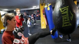 Bucalı bayanlar şiddete karşı kick boks öğreniyor