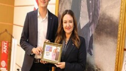 Büyükşehir Lider Vekili Özdemir’e “Genç Kart”ı anlattı