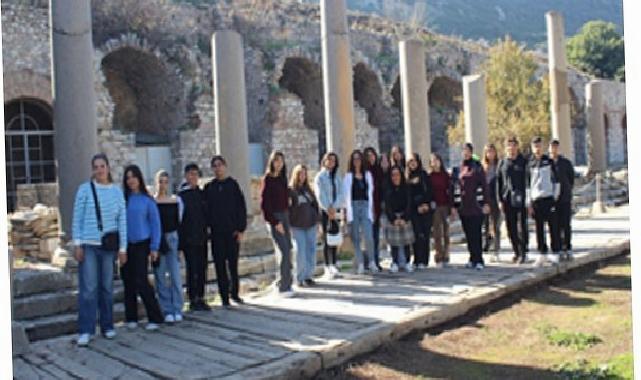 Büyükşehir’den öğrencilere tarih ve müzik molası