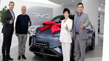 BYD Lider Yardımcısı Stella Li, Türkiye’de Birinci SEALION 7 Teslimatını Gerçekleştirdi