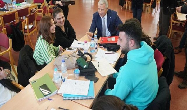 Egeli gençlerin vazgeçilmez yeri: Ege Üniversitesi Merkez Kütüphanesi