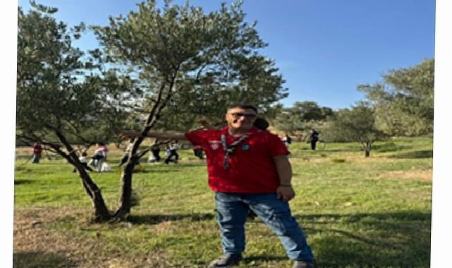 Engelli yurttaşlar ve yakınları zeytin hasadında buluştu