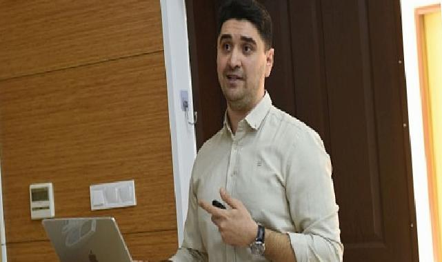 EÜ’de ağız ve diş sıhhati yeni bilim ışığında konuşuldu