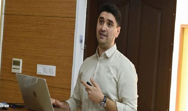 EÜ’de ağız ve diş sıhhati yeni bilim ışığında konuşuldu