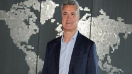 EY, 2025 global gelirini 53,2 milyar dolar olarak açıkladı