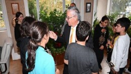 Geleceğin müzisyenlerinden Lider Topaloğlu’na Öğretmenler Günü sürprizi