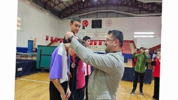 Gölcük’te Atatürk Haftası Masa Tenisi Turnuvası Sona Erdi