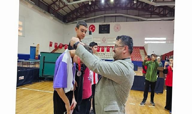 Gölcük’te Atatürk Haftası Masa Tenisi Turnuvası Sona Erdi