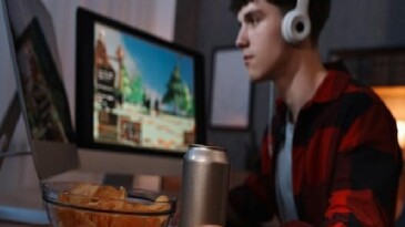 Güç içeceğiyle alkol karışımı: Birinci belirtiler çarpıntı ve tansiyon yükselmesi