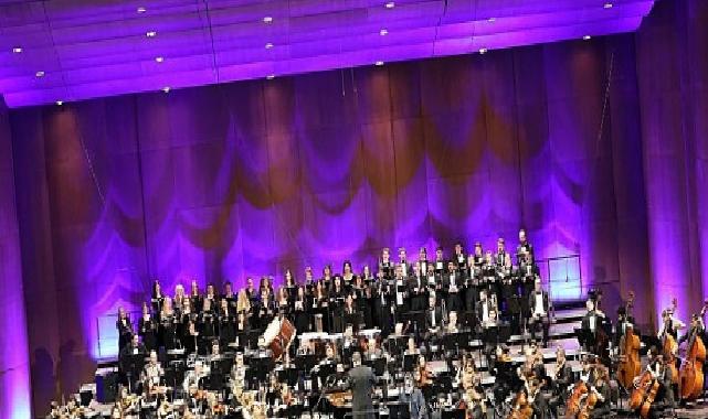 İDSO DenizBank Konserleri’nde Ulu Başkan’a “Son Veda” ile hürmet duruşu