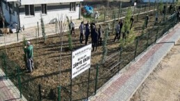 İnegöllü Gençlerden Örnek Davranış: 32 Fidan Toprakla Buluştu