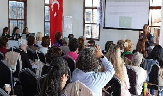 İzmir, bayanların iştirakiyle güçleniyor