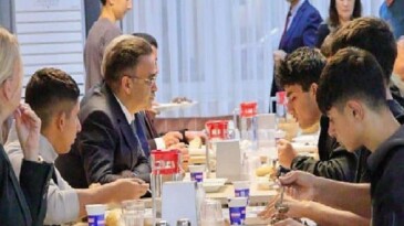 İzmir Vilayet Ulusal Eğitim Müdürü Dr. Ömer Yahşi, Şehit Prof. Dr. İlhan Varank Anadolu İmam Hatip Lisesi Pansiyonunu Ziyaret Etti