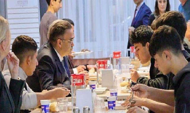 İzmir Vilayet Ulusal Eğitim Müdürü Dr. Ömer Yahşi, Şehit Prof. Dr. İlhan Varank Anadolu İmam Hatip Lisesi Pansiyonunu Ziyaret Etti