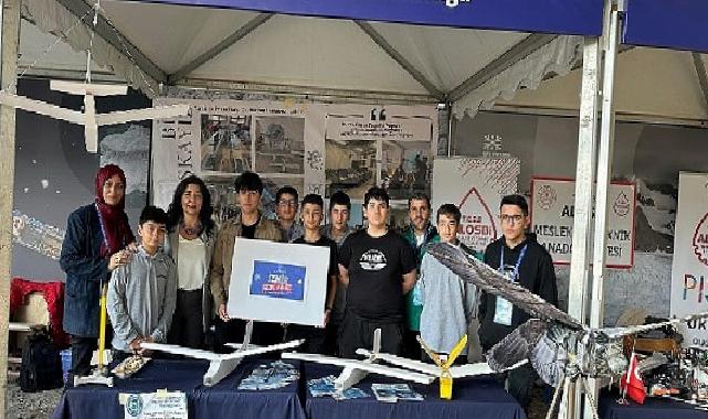 İzmirli Öğrenciler “TÜBİTAK 5. Kutup Şenliği”nde Bilimle Buluştu