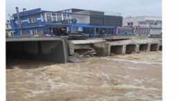 Karaburun, Çeşme ve Foça’da tesirli olan yağışlar için gruplar seferber oldu
